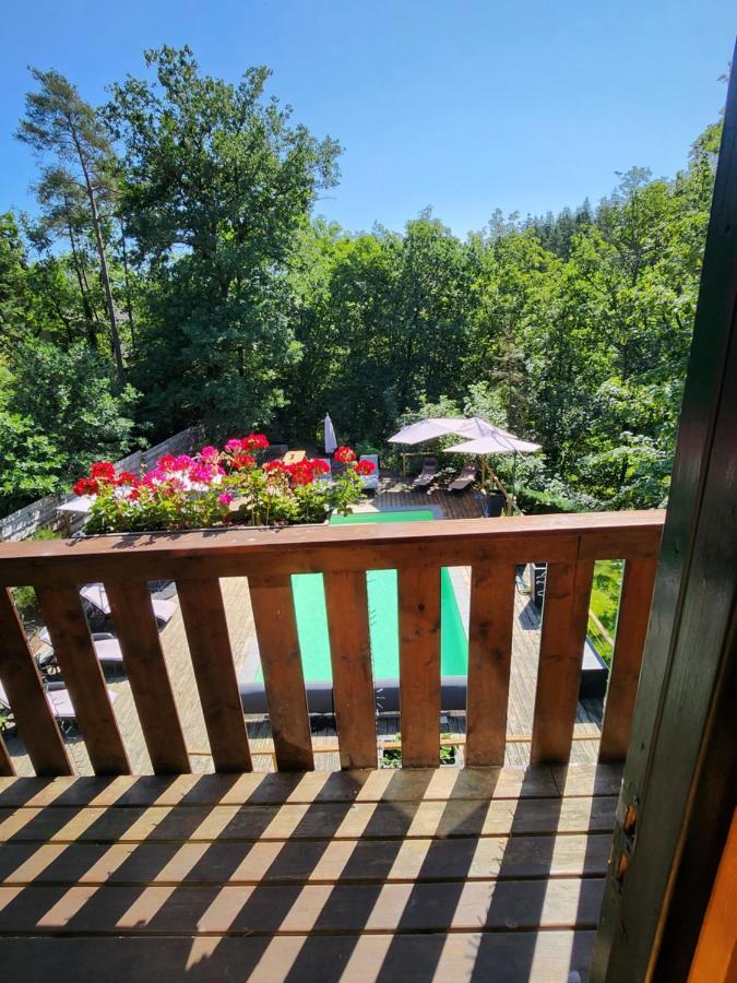 Le Chalet Du Cerf - Chambre D'Hote Somme-Leuze Eksteriør billede