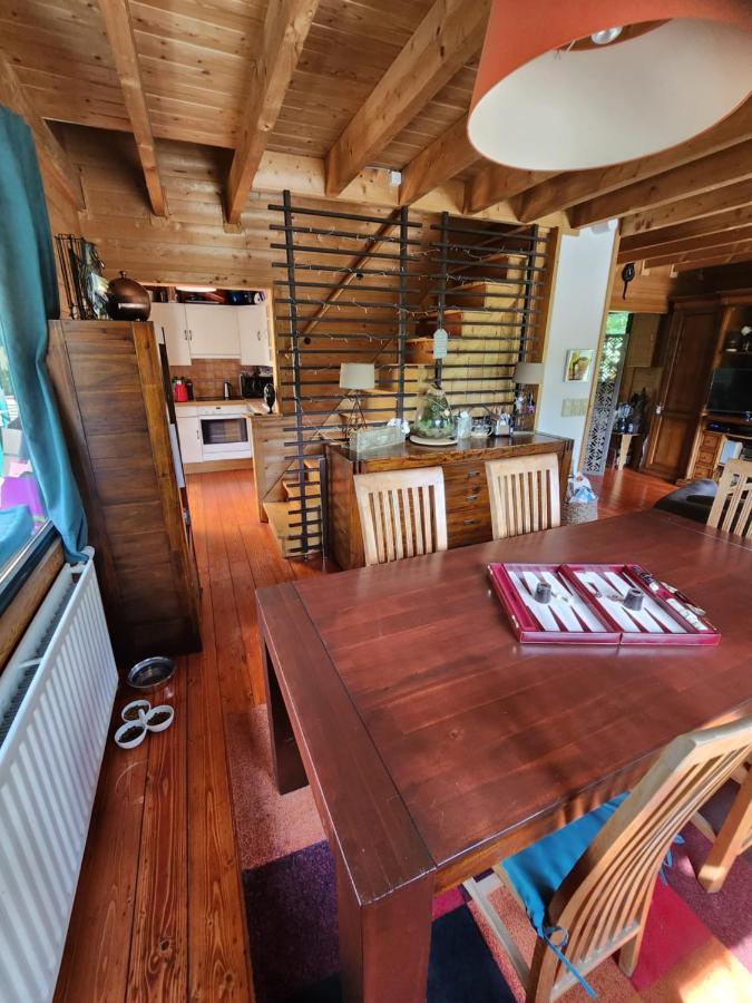 Le Chalet Du Cerf - Chambre D'Hote Somme-Leuze Eksteriør billede