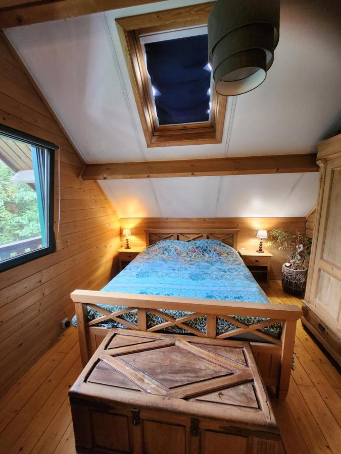 Le Chalet Du Cerf - Chambre D'Hote Somme-Leuze Eksteriør billede