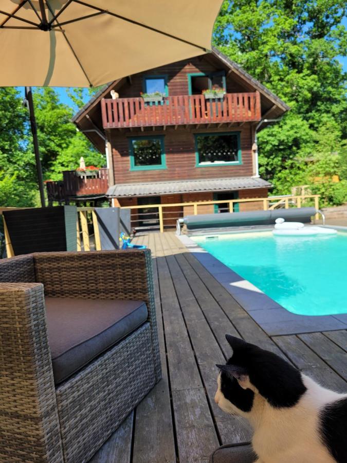 Le Chalet Du Cerf - Chambre D'Hote Somme-Leuze Eksteriør billede